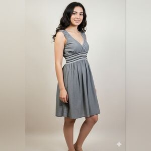 Speed Control Juniors Gray V-Neck Pleated A-Line Sleeveless Mini Dress Large 🐈